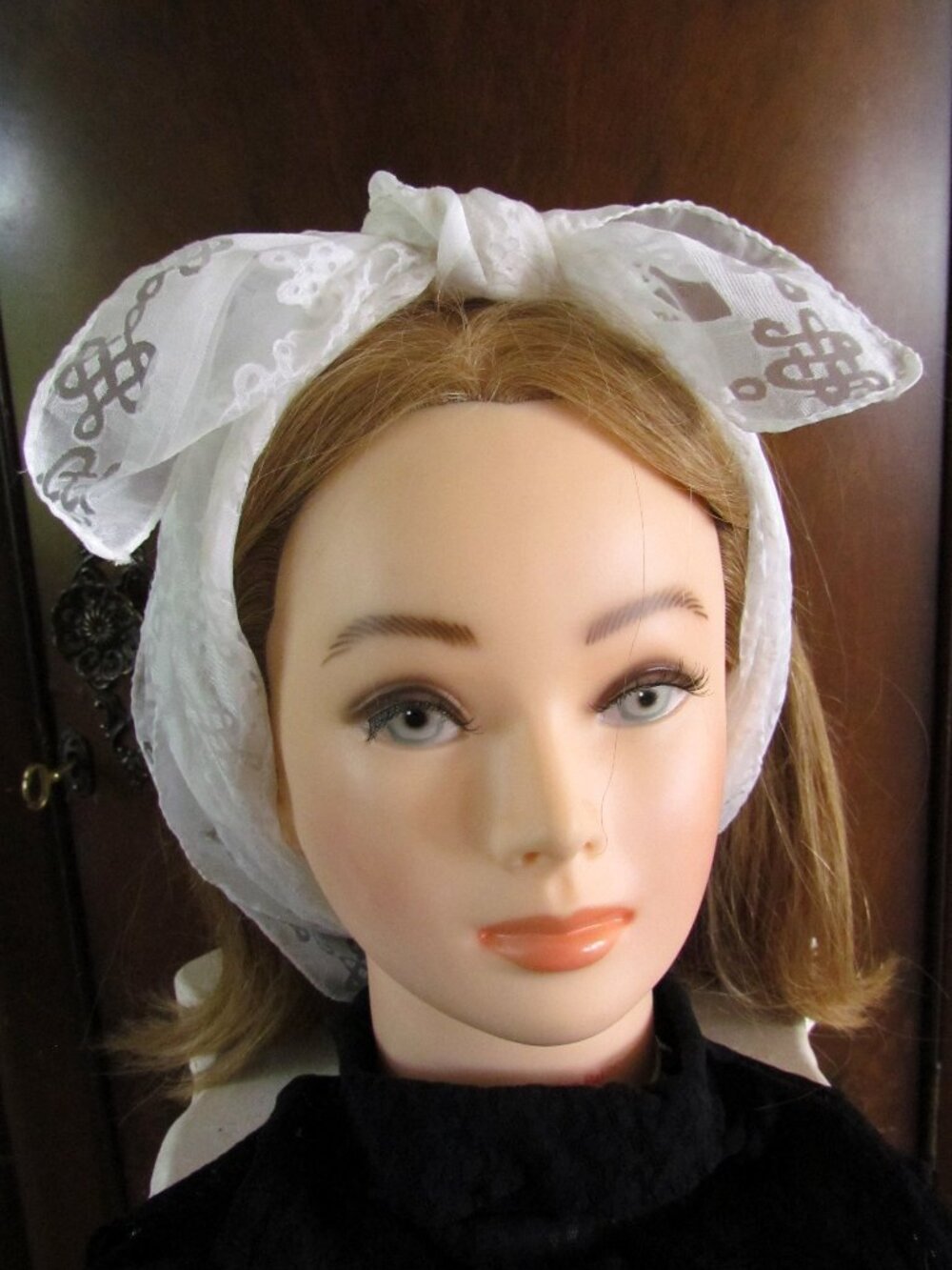 26" SQUARE SCARF, 1950s-1960s WHITE VINTAGE SEMI SHEER LACY PATTERN, COSTUME